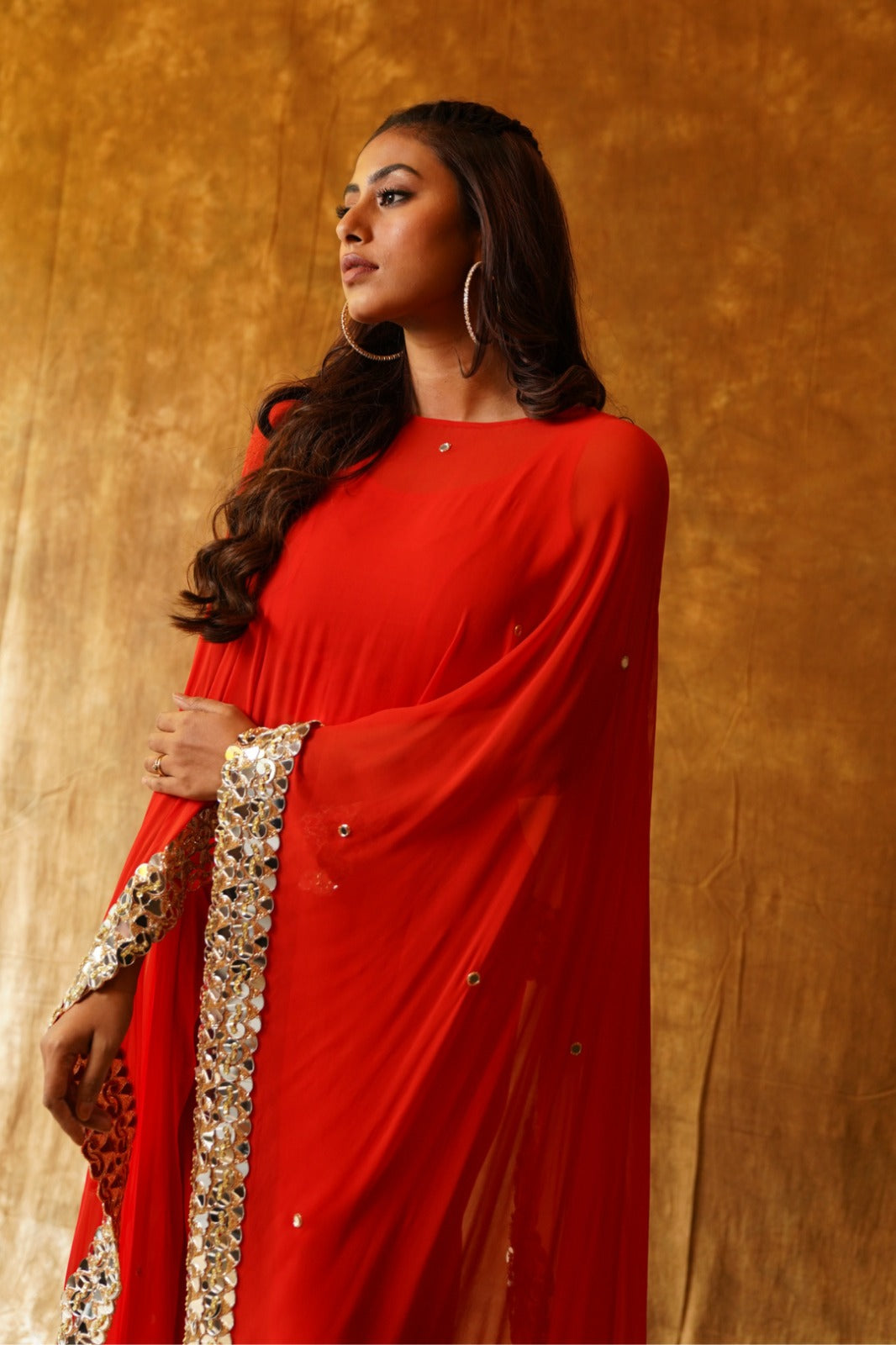 Red dupatta cape in georgette and inner with overlap dhoti