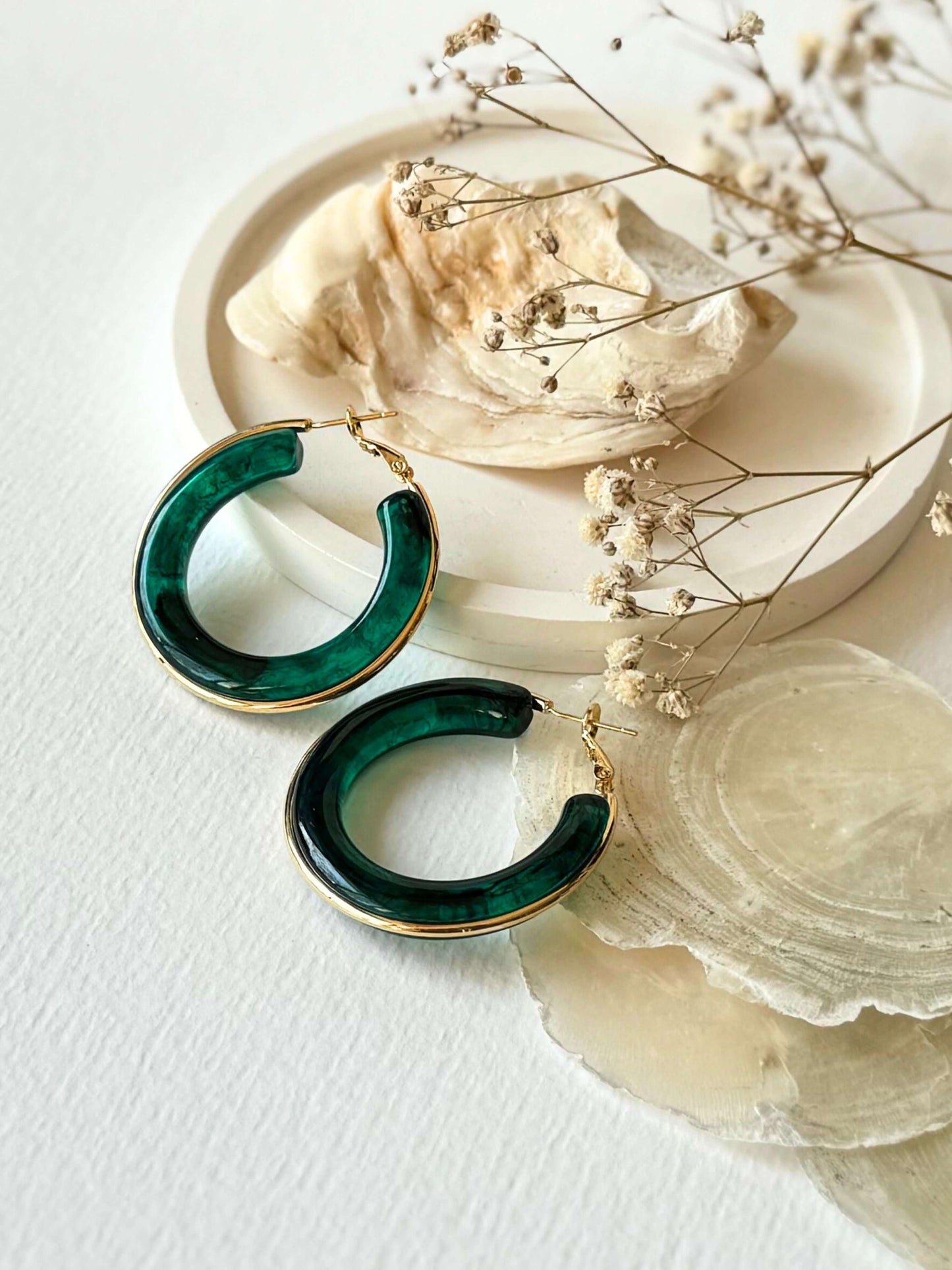 Kylie acrylic hoop earrings - Emerald